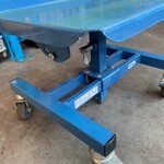 2x Kleine Instelbare bijzet tafel Fetac, 3280, blauw, bouwjaar 2017